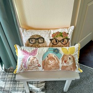 Two bunny pillows💕